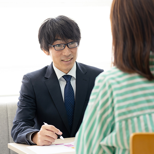 イーグル商会の職場風景